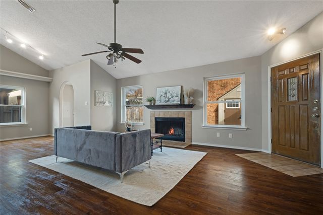 2024 Feather Lane, Lewisville, TX 75077