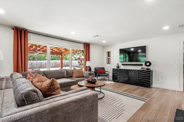 1115 N Kenwood Avenue, Broken Arrow, OK 74012