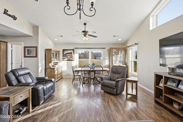 6346 County Lane 292, Carl Junction, MO 64834