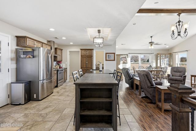 6346 County Lane 292, Carl Junction, MO 64834