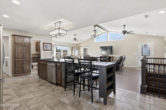 6346 County Lane 292, Carl Junction, MO 64834