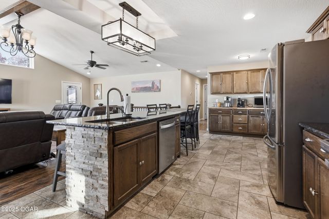 6346 County Lane 292, Carl Junction, MO 64834