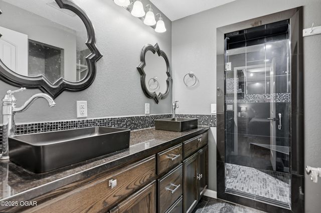 6346 County Lane 292, Carl Junction, MO 64834