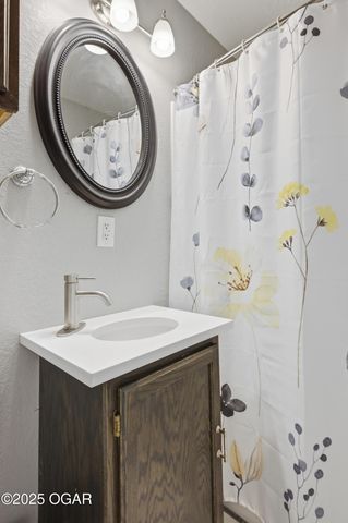 6346 County Lane 292, Carl Junction, MO 64834