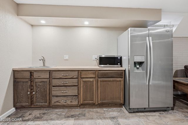 6346 County Lane 292, Carl Junction, MO 64834