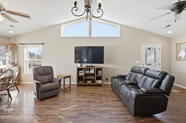 6346 County Lane 292, Carl Junction, MO 64834