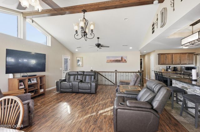 6346 County Lane 292, Carl Junction, MO 64834