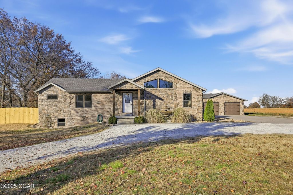 6346 County Lane 292, Carl Junction, MO 64834