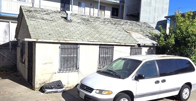 3020 E 19 th, Oakland, CA 94601