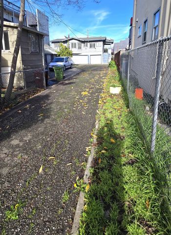 3020 E 19 th, Oakland, CA 94601