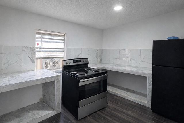 615 N Sapodilla Avenue, West Palm Beach, FL 33401