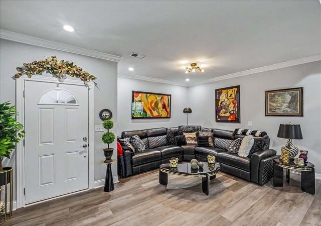 2047 Berry Hill Drive, Frankfort, KY 40601