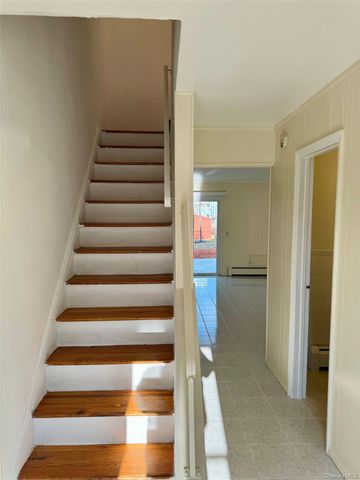 10 Chaucer Court, Middletown, NY 10941