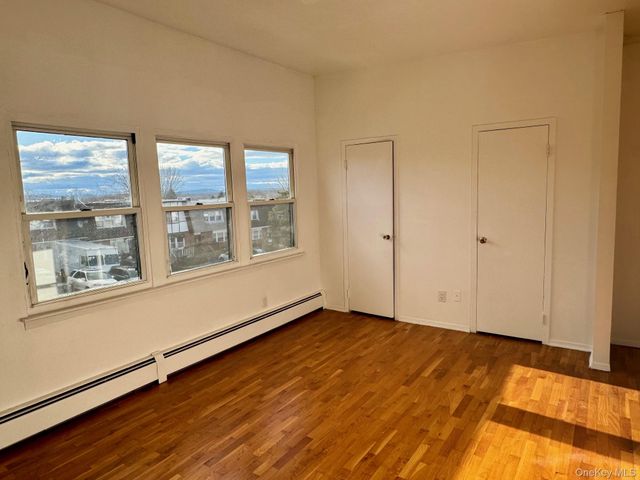 10 Chaucer Court, Middletown, NY 10941