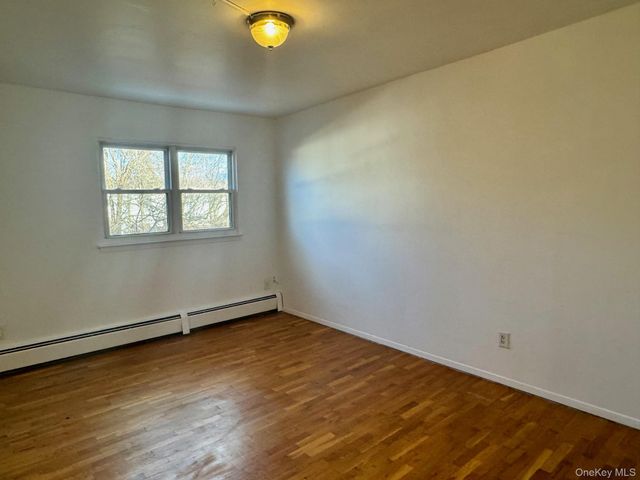 10 Chaucer Court, Middletown, NY 10941