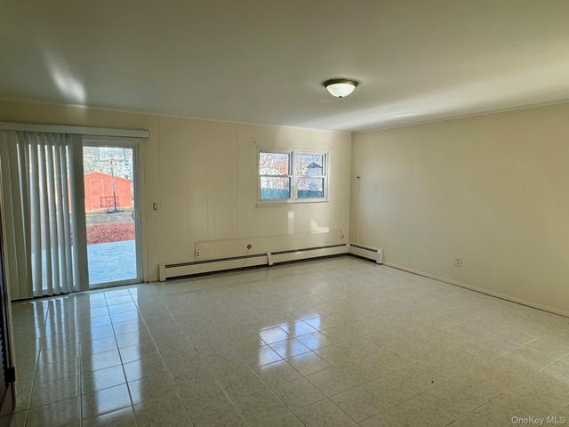 10 Chaucer Court, Middletown, NY 10941