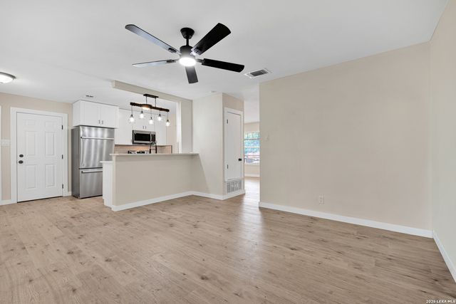 7022 FOREST MEADOW ST, San Antonio, TX 78240