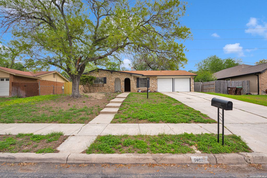 7022 FOREST MEADOW ST, San Antonio, TX 78240