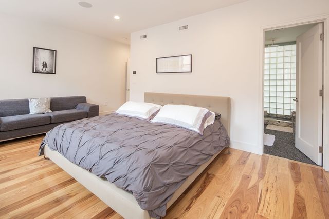 37 Winchester St, Boston, MA 02116