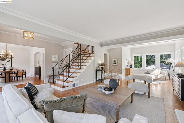 1021 Longridge Rd, Oakland, CA 94610