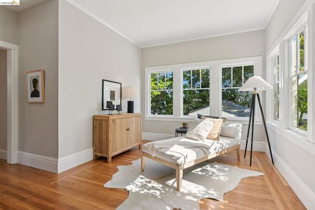 1021 Longridge Rd, Oakland, CA 94610