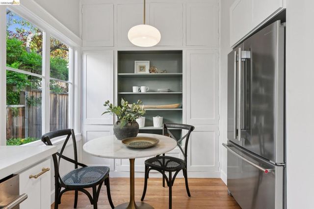 1021 Longridge Rd, Oakland, CA 94610