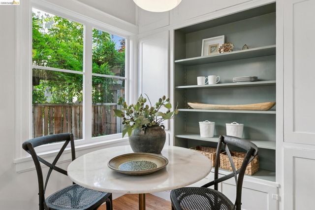 1021 Longridge Rd, Oakland, CA 94610