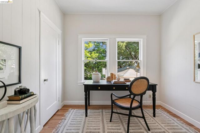 1021 Longridge Rd, Oakland, CA 94610