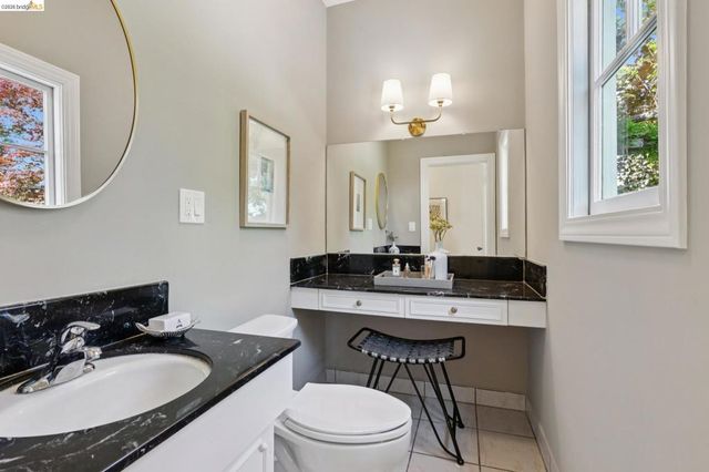 1021 Longridge Rd, Oakland, CA 94610