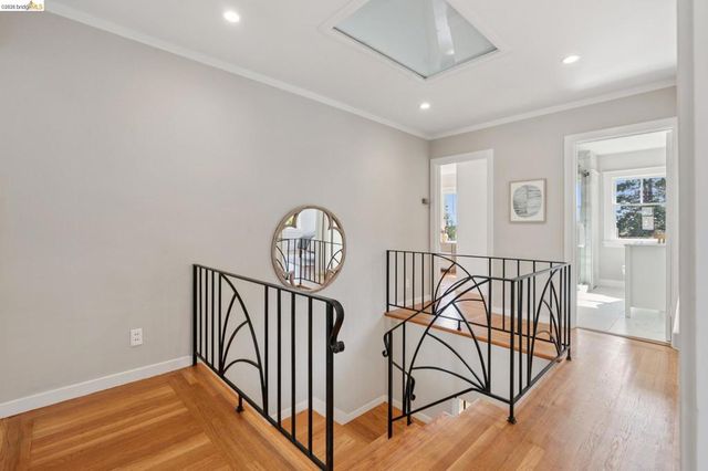 1021 Longridge Rd, Oakland, CA 94610