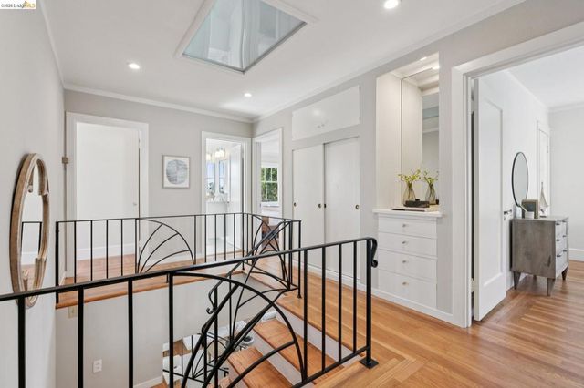 1021 Longridge Rd, Oakland, CA 94610