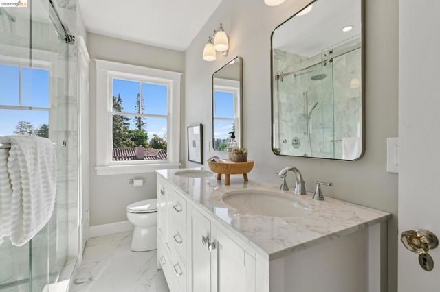 1021 Longridge Rd, Oakland, CA 94610