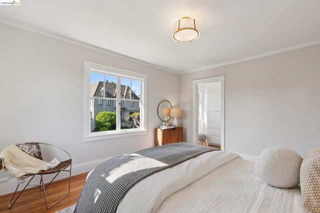 1021 Longridge Rd, Oakland, CA 94610