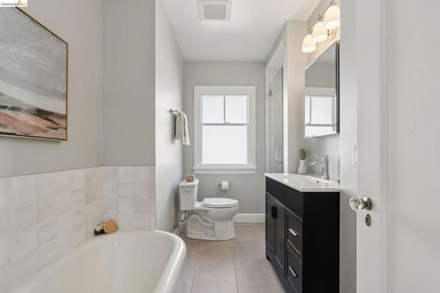 1021 Longridge Rd, Oakland, CA 94610