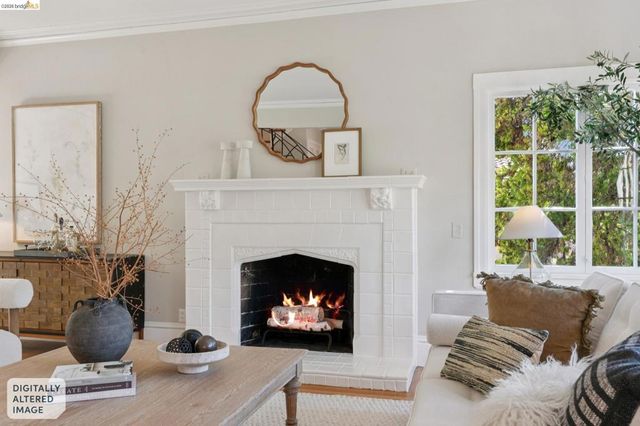 1021 Longridge Rd, Oakland, CA 94610