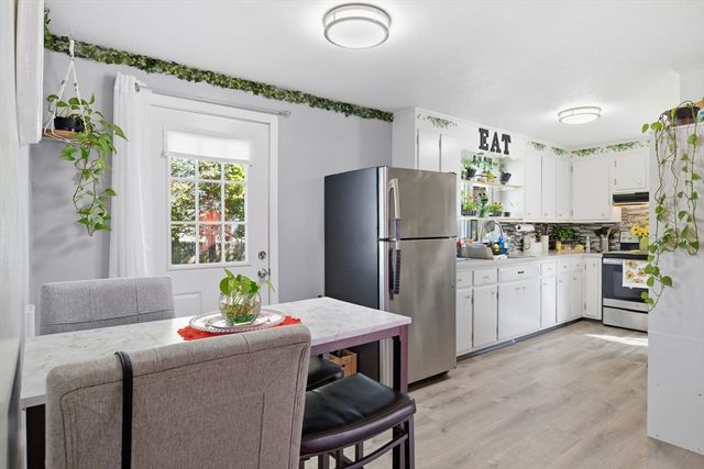 56 Marion St, Chicopee, MA 01013