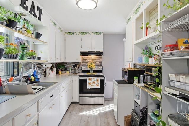 56 Marion St, Chicopee, MA 01013