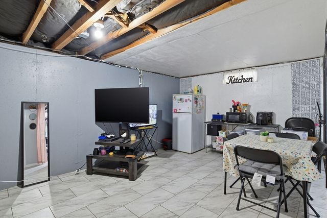 56 Marion St, Chicopee, MA 01013