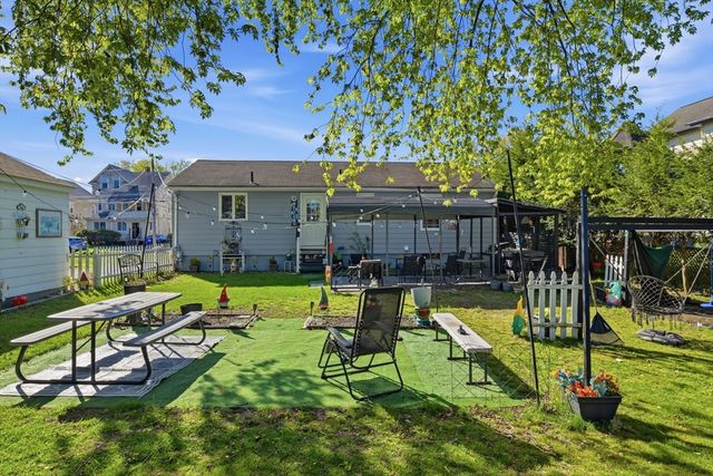 56 Marion St, Chicopee, MA 01013