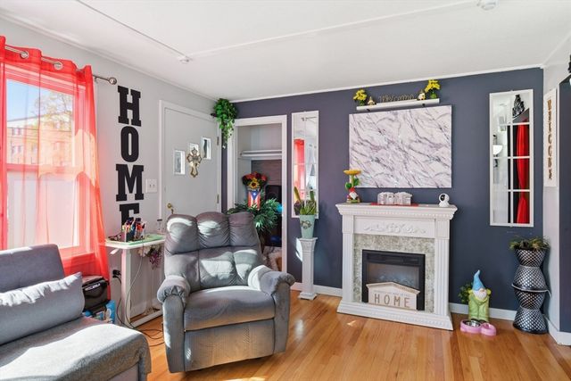 56 Marion St, Chicopee, MA 01013
