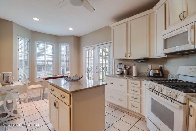 2252 Beach Drive, 1102, Gulfport, MS 39507