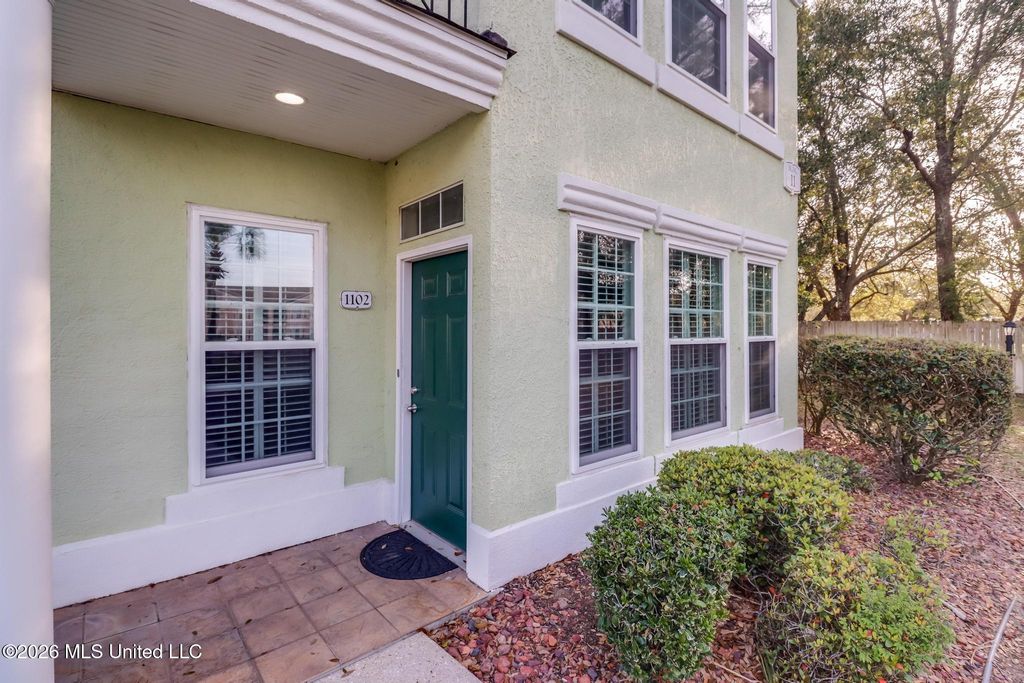 2252 Beach Drive, 1102, Gulfport, MS 39507