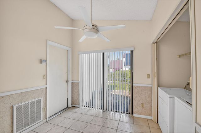 9 Corrie Place, Boynton Beach, FL 33426