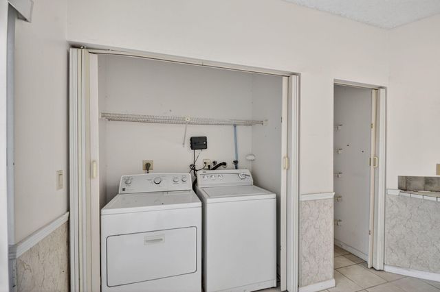 9 Corrie Place, Boynton Beach, FL 33426