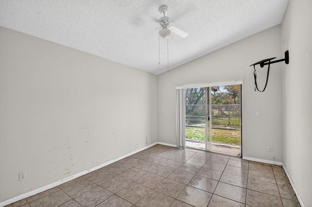 9 Corrie Place, Boynton Beach, FL 33426