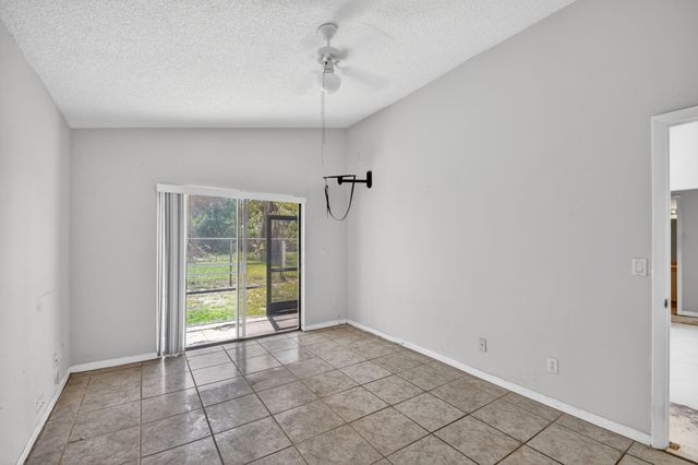 9 Corrie Place, Boynton Beach, FL 33426