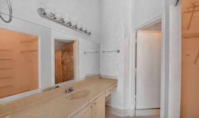 9 Corrie Place, Boynton Beach, FL 33426