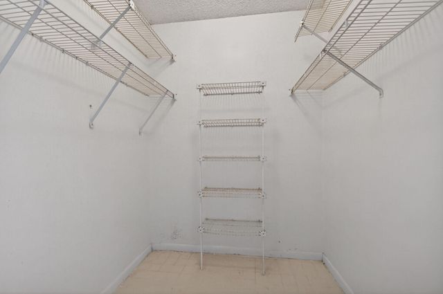 9 Corrie Place, Boynton Beach, FL 33426