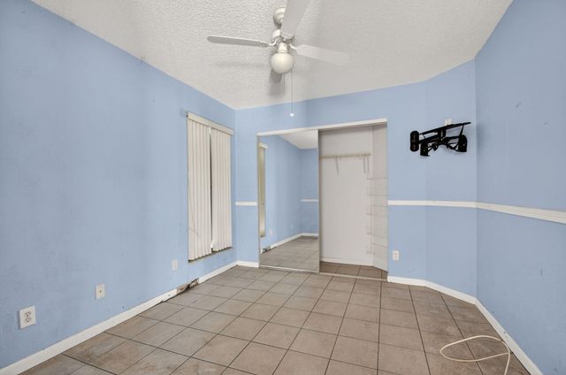 9 Corrie Place, Boynton Beach, FL 33426