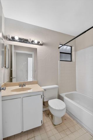 9 Corrie Place, Boynton Beach, FL 33426